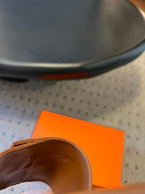 1741481919 136 Hermes 2025 New color corresponding to flat Kelly button slippers