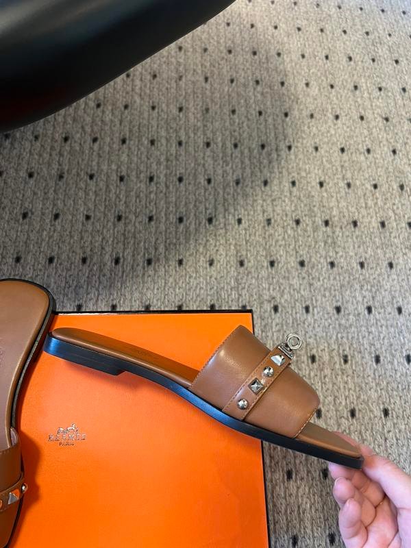 1741481919 615 Hermes 2025 New color corresponding to flat Kelly button slippers