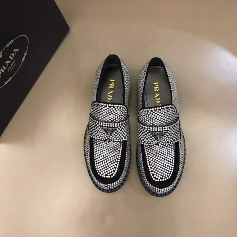 Prada Classic Chocolate Crystal Diamond Decorative Men's Modafers