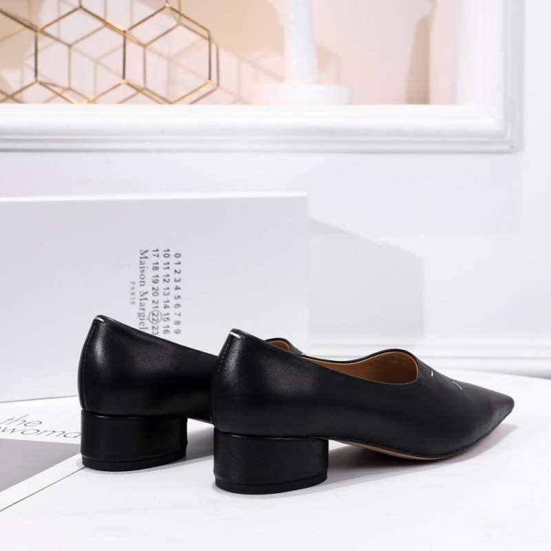 1742135923 653 High heels in black leather Majira