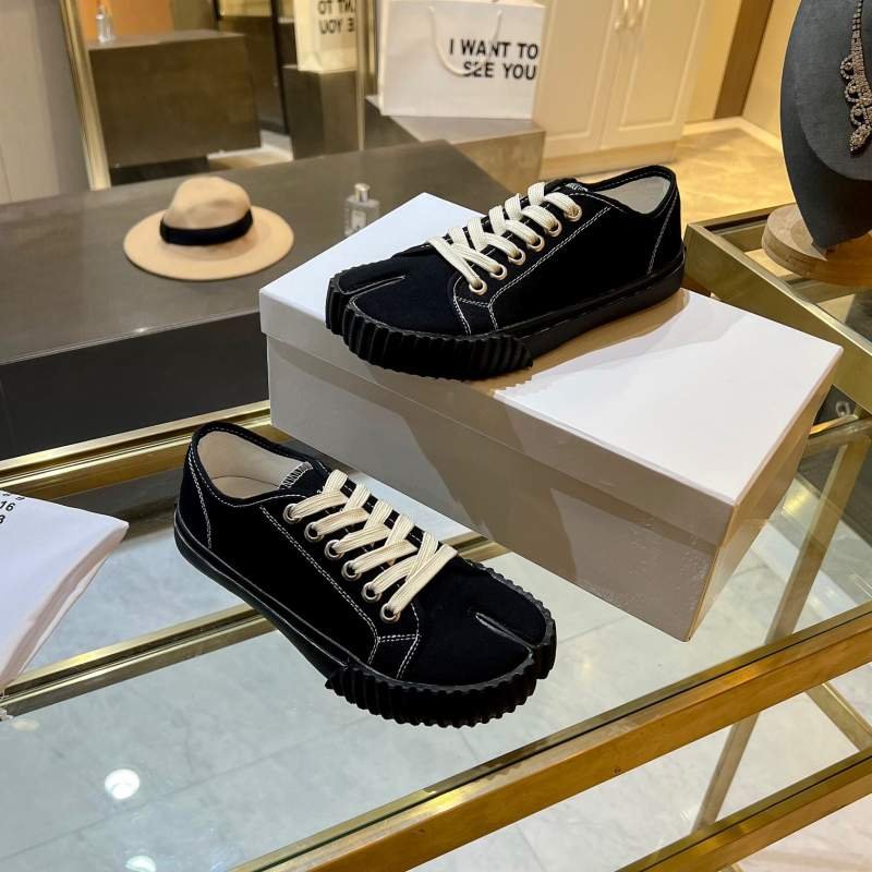 1742160875 249 Canvas Shoes with Shared Capper Majira