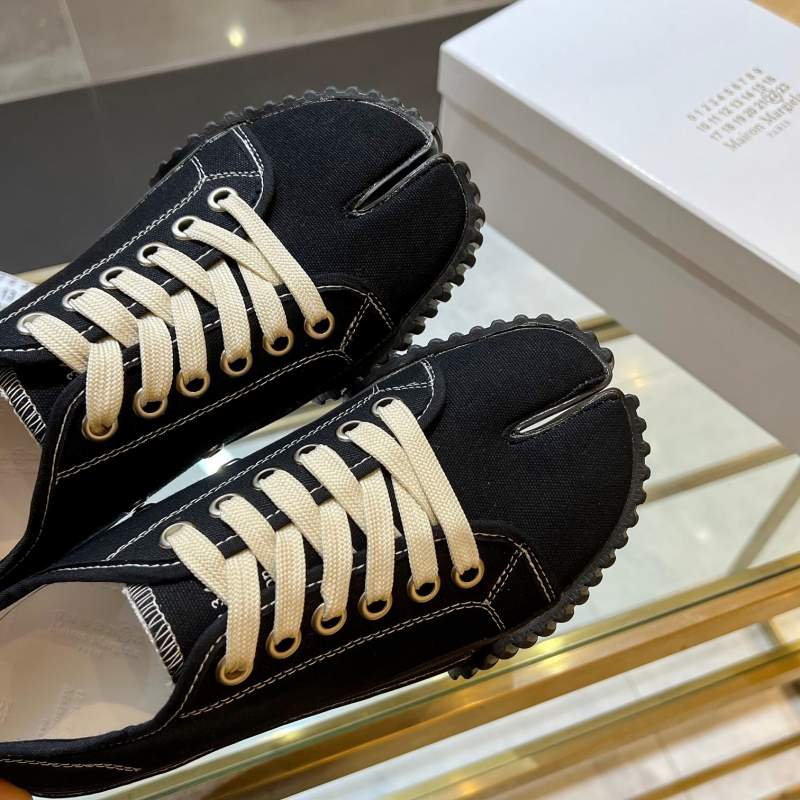 1742160876 686 Canvas Shoes with Shared Capper Majira