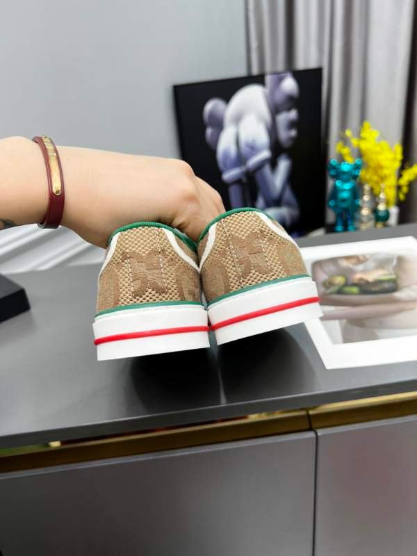1742245259 78 Gucci New 1977 board shoes