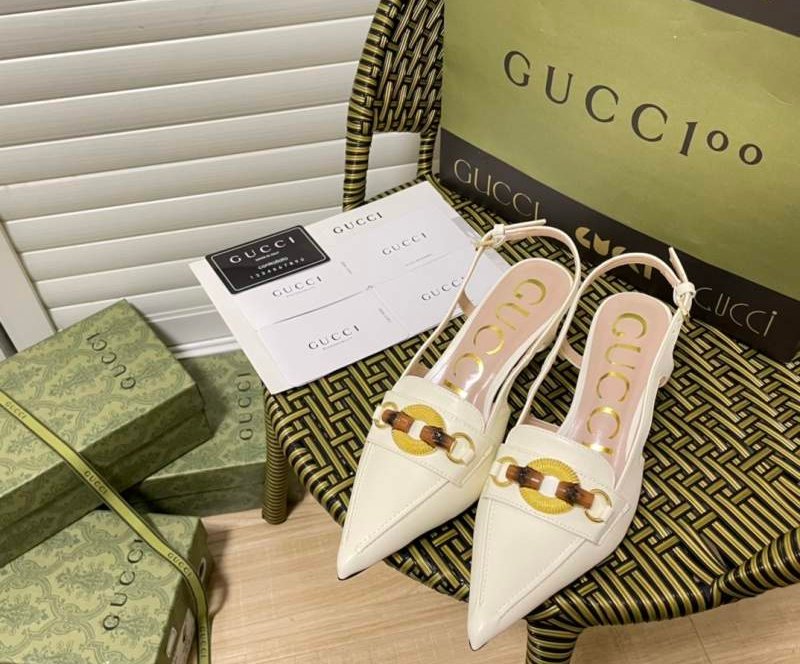 Sandals of the Gucci Similar Cat Heea series