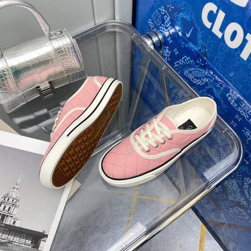 1742293456 399 Chanel 2022 new modern canvas shoes