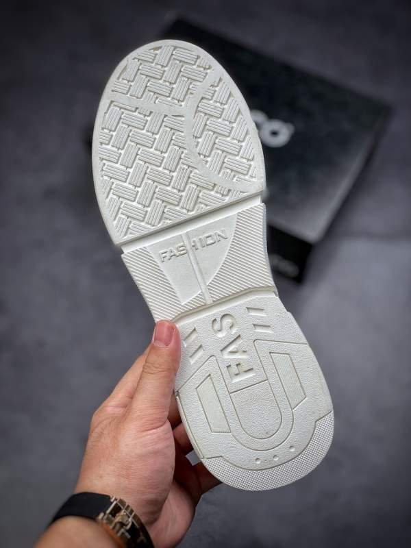 1742552910 216 The same relaxed leather shoes from Aubi Huang Jingyu