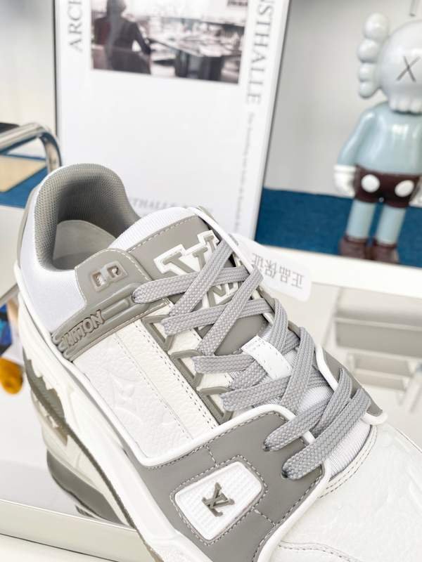 1742578725 433 LV Gray trainer sports shoes for men