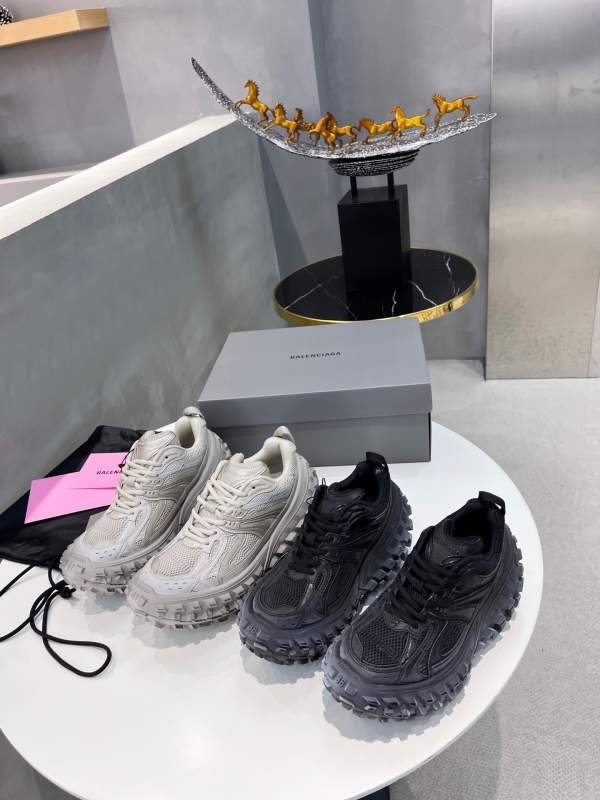 1742628204 998 Tire shoes from the ancient series Balenclaga Defender