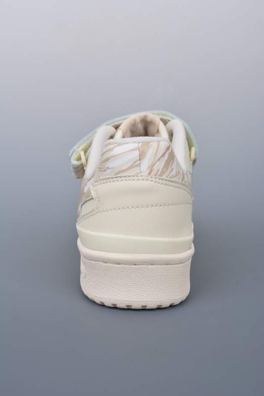 1742665279 550 Adidas Clover Classic Velcro Vintage Shoe for Men and Women