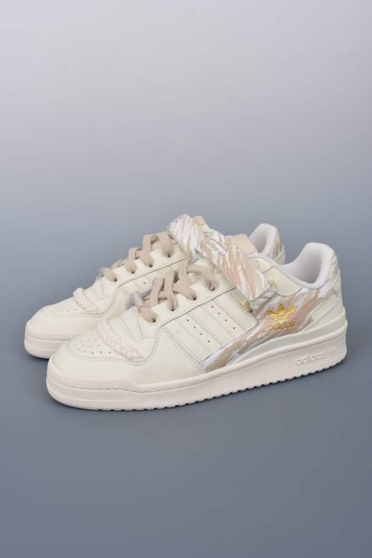 1742665280 279 Adidas Clover Classic Velcro Vintage Shoe for Men and Women