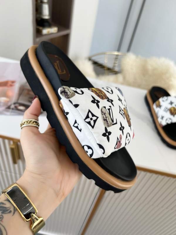 1742699753 269 LV2022 New spring and summer counter