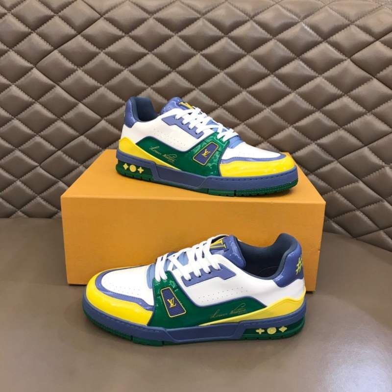 1742741028 335 Coachs sneakers at the beginning of early spring