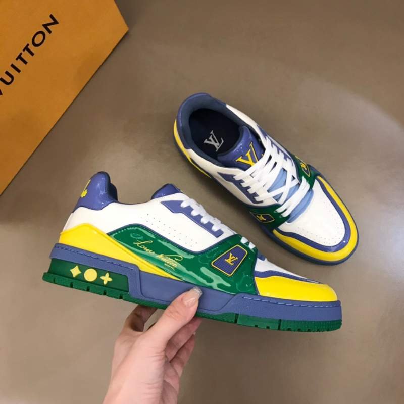 1742741028 336 Coachs sneakers at the beginning of early spring