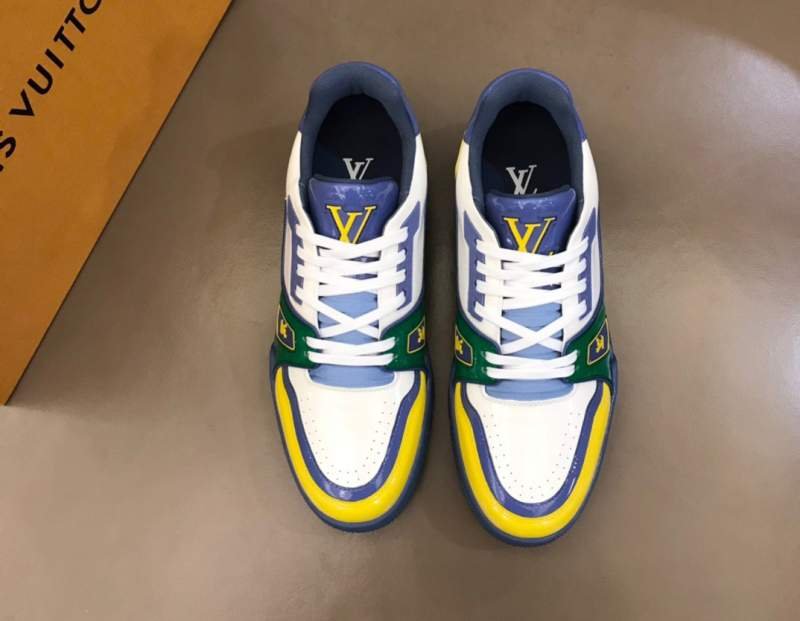Coach's sneakers at the beginning of early spring