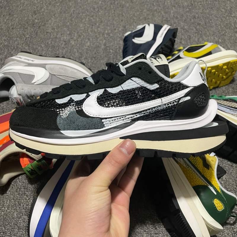 1742759514 752 Nike sacai pure original sneakers