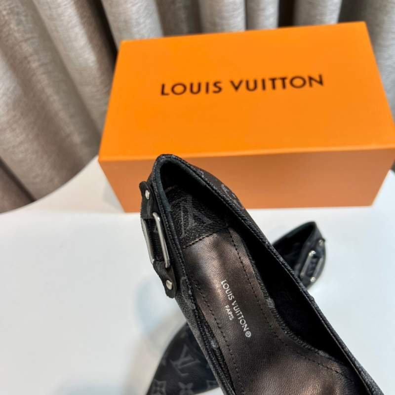 1742797647 737 LV New old fashioned black high heeled shoes