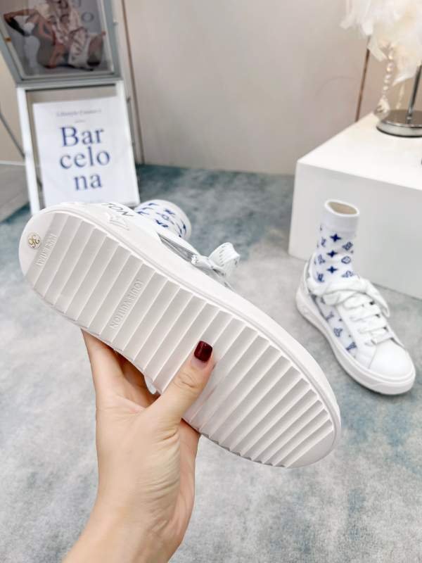 1742854320 628 LV Louis Vuitton Time Out Sports Shoes