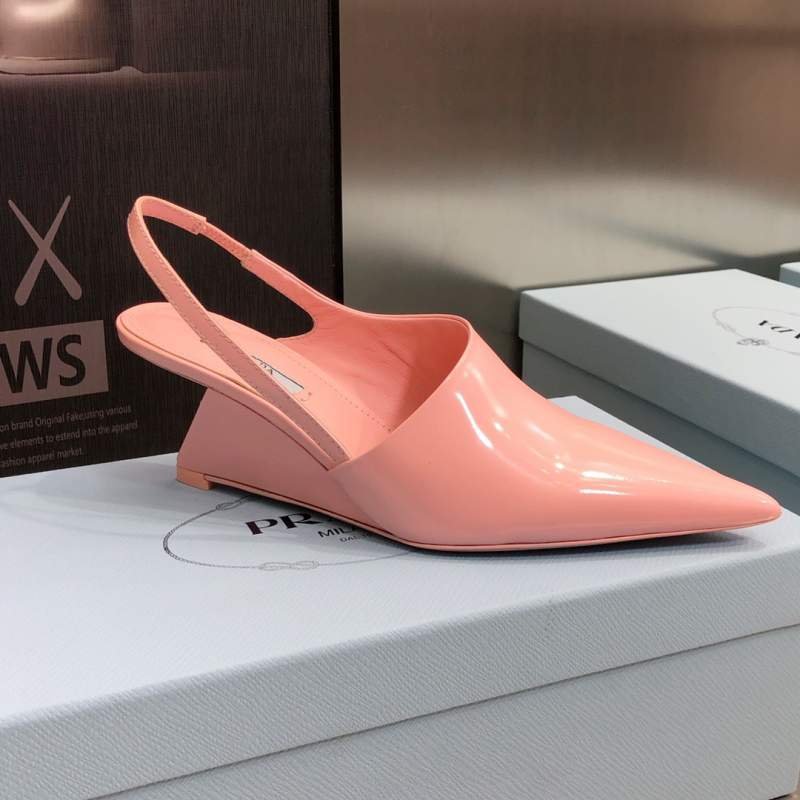 1742955652 728 Pragone of the early spring of Prada New Womens Womens
