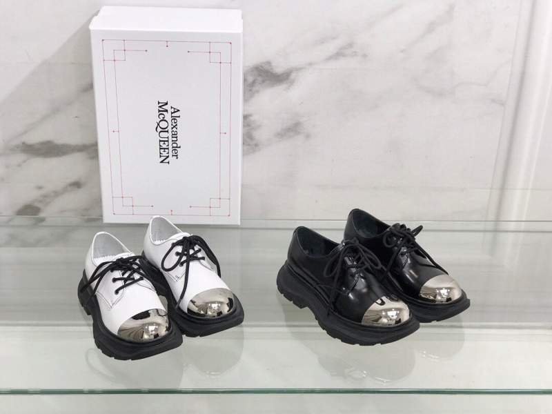 1742966642 984 The new thick McQueen sneakers in early spring