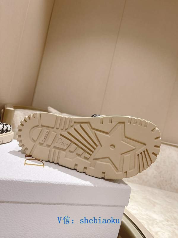 1742977658 909 Dior 2022 Spring and summer new electric embroidered sandals with