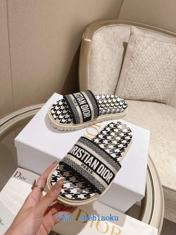 1742977659 858 Dior 2022 Spring and summer new electric embroidered sandals with