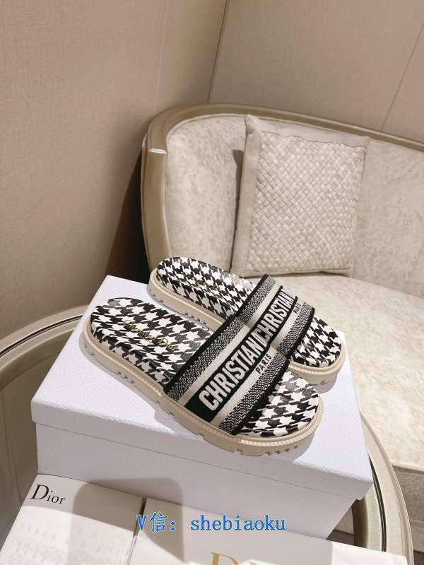 1742977659 962 Dior 2022 Spring and summer new electric embroidered sandals with