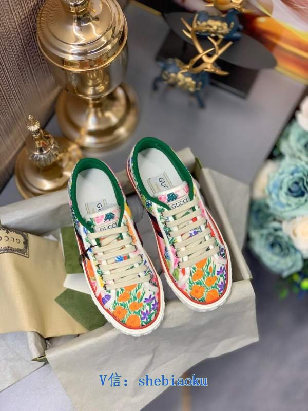 1743007129 13 Gucci 1977 colored floral canvas shoes