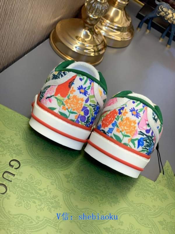 1743007131 254 Gucci 1977 colored floral canvas shoes