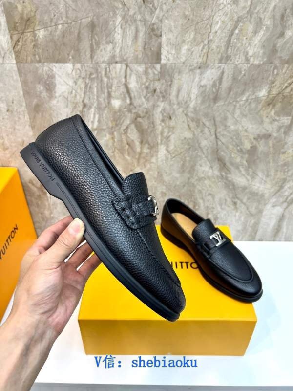 1743014415 225 Decreeed leather shoes by Louis Vuitton Business