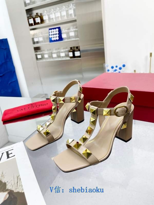 1743021706 525 Valentino Rivet sandals