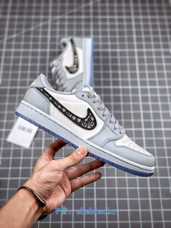 1743065798 849 Dior Dior x Air Jordan 1 low baskets