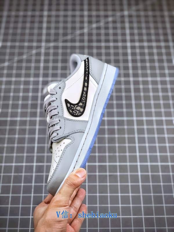 1743065800 834 Dior Dior x Air Jordan 1 low baskets