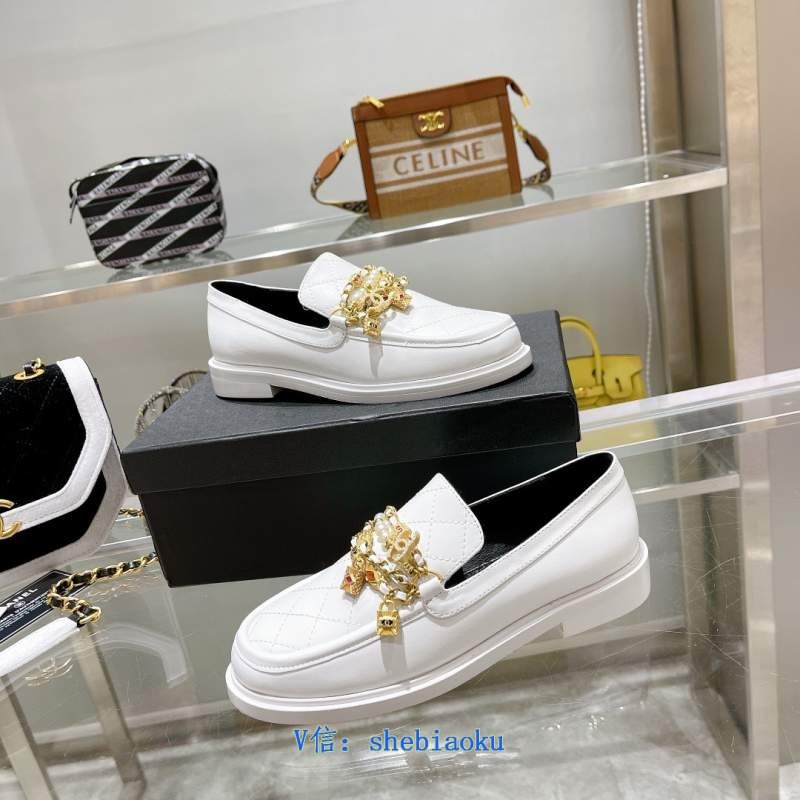 1743184164 46 2022 New Chanel Chanel Chaussion de molafier Meaning Origin