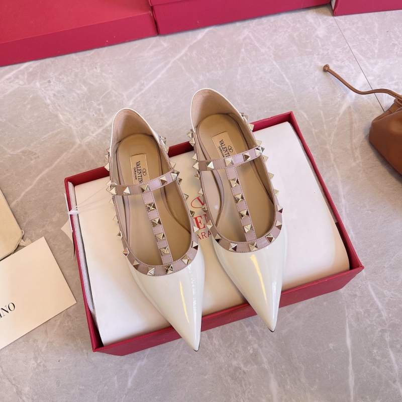 1743232304 439 Valentino original single meter rivet shoes
