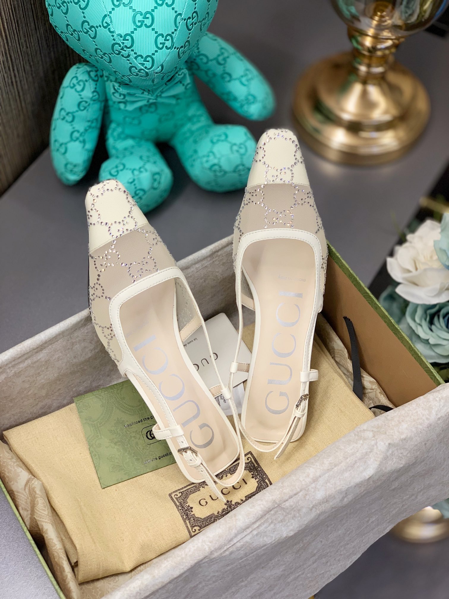 1743280332 370 Gucci Gucci 2022 Spring and Summer New Mesh encrusted with