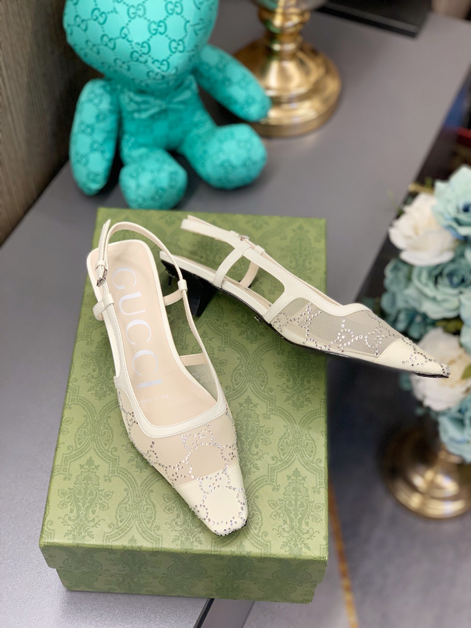 1743280336 827 Gucci Gucci 2022 Spring and Summer New Mesh encrusted with