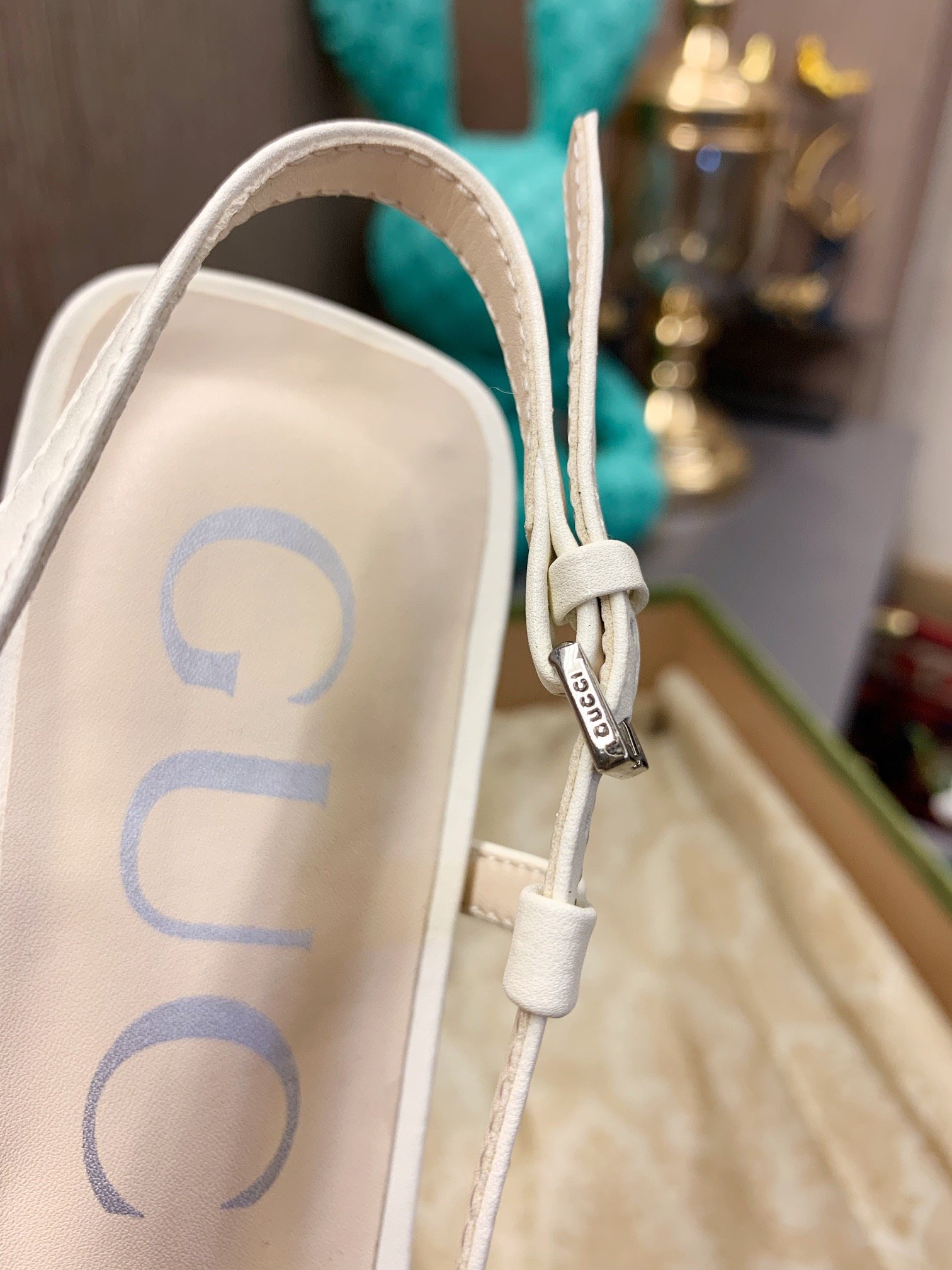 1743280338 606 Gucci Gucci 2022 Spring and Summer New Mesh encrusted with