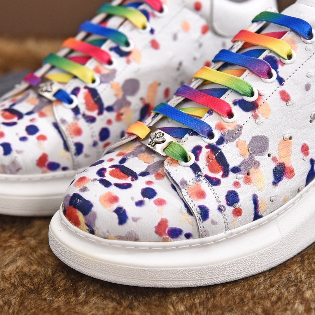1743295101 919 Gucci Gucci Little Bee Paints Shoes for Hands Made