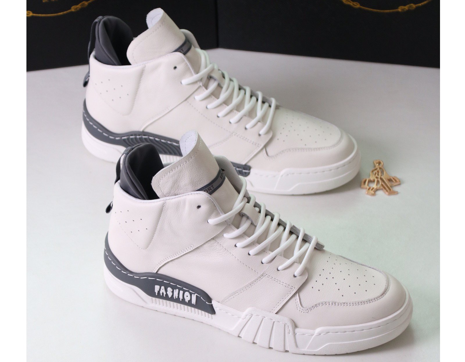 Prada simple consumption and fashionable
