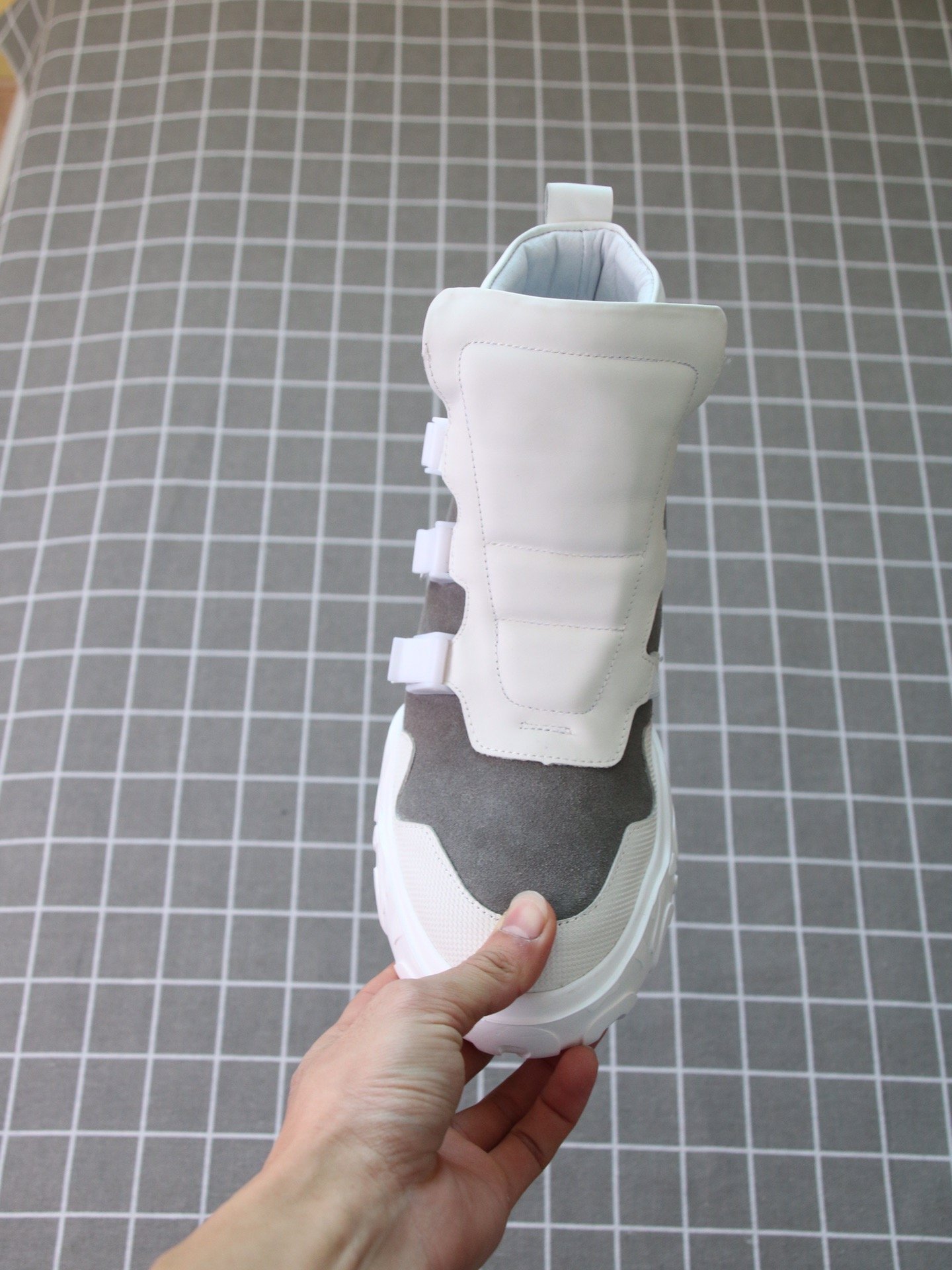 1743328316 234 Casual boots of the thick sole