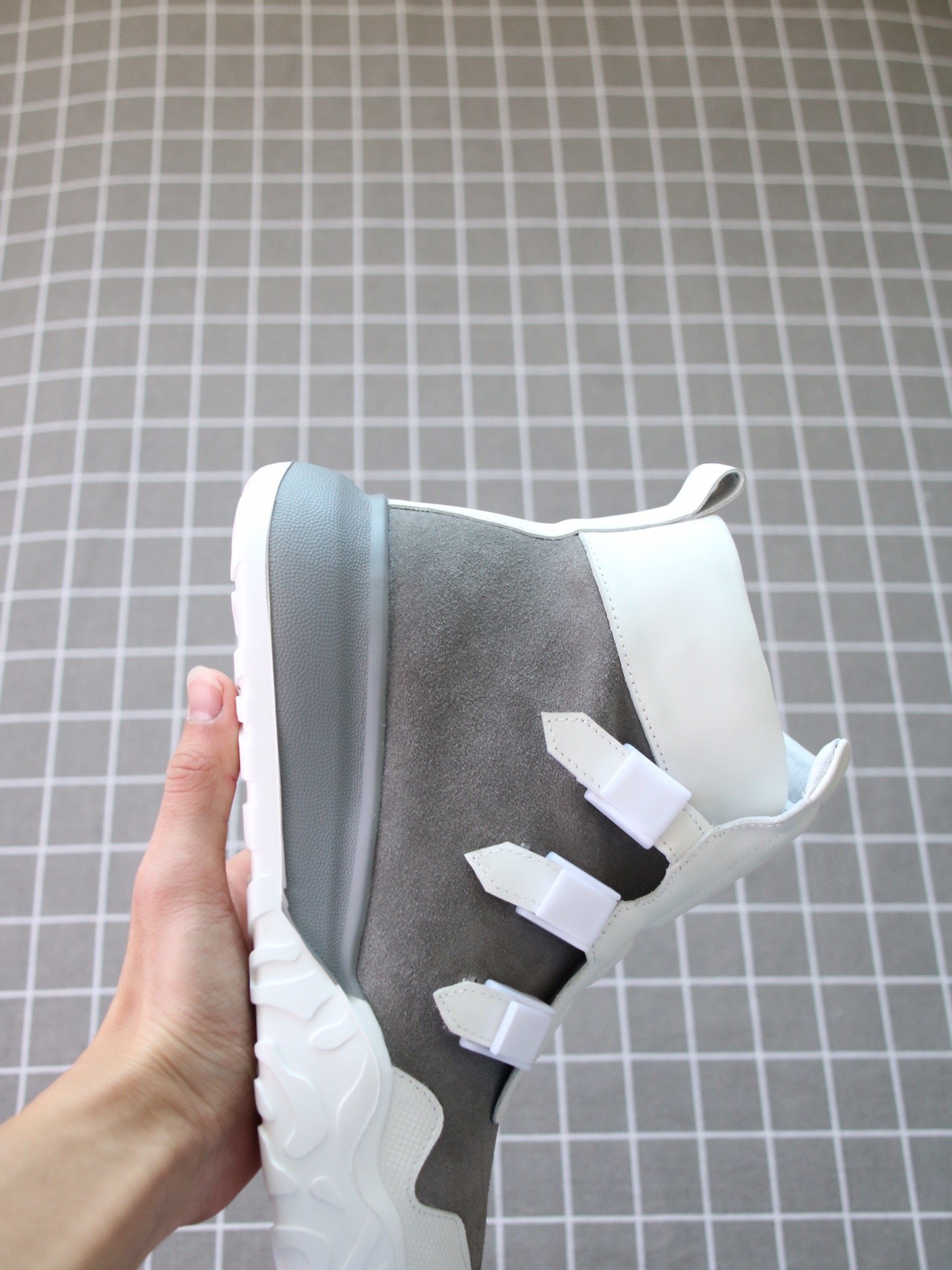 1743328323 213 Casual boots of the thick sole