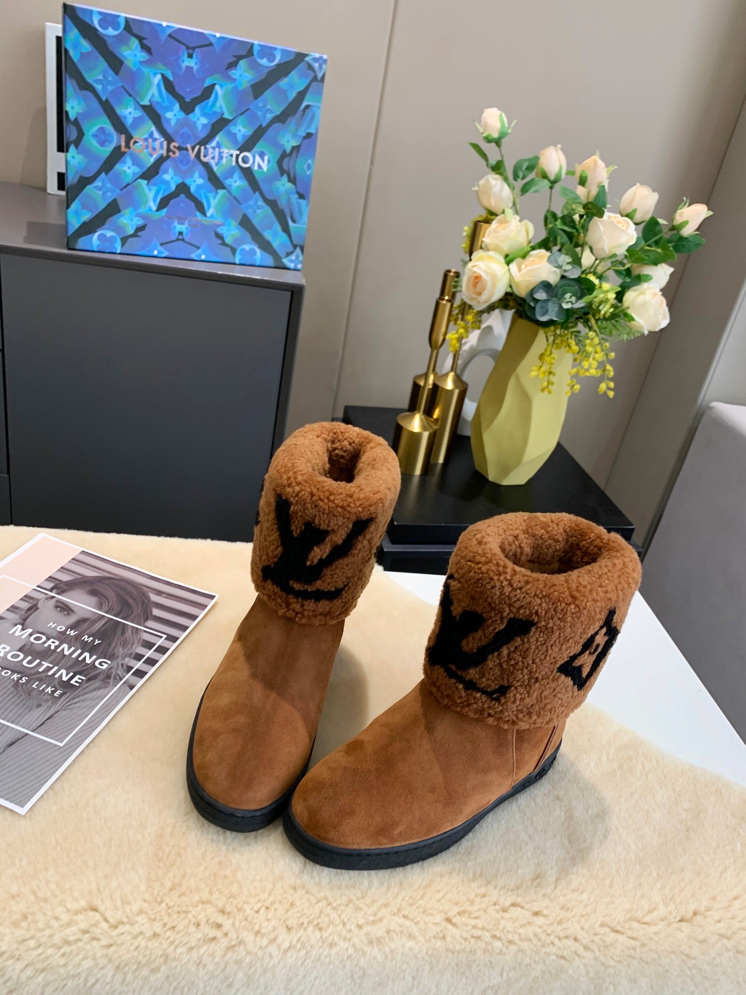 1743350897 700 High imitation 2020 LV snow boots