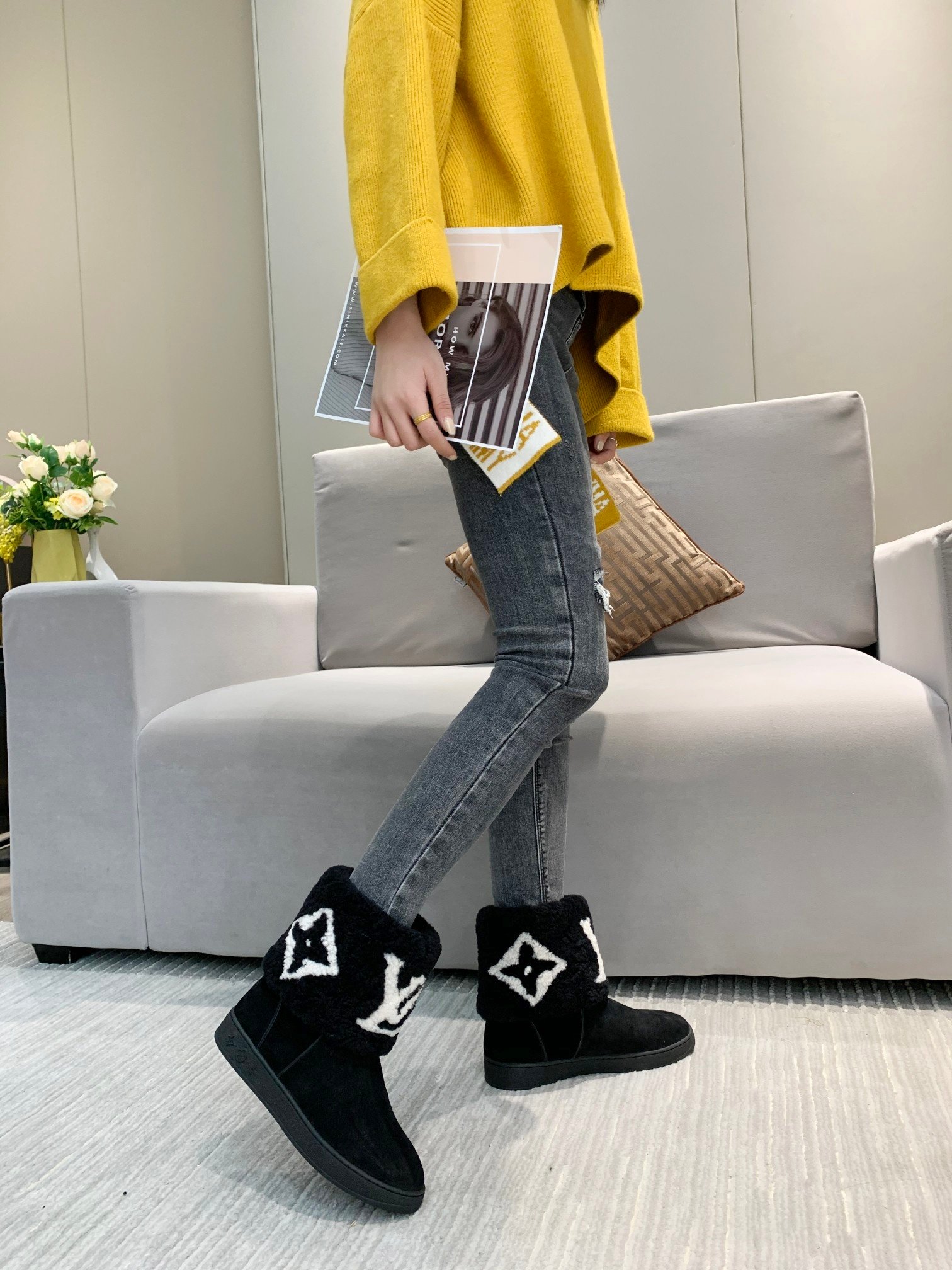 1743350903 487 High imitation 2020 LV snow boots