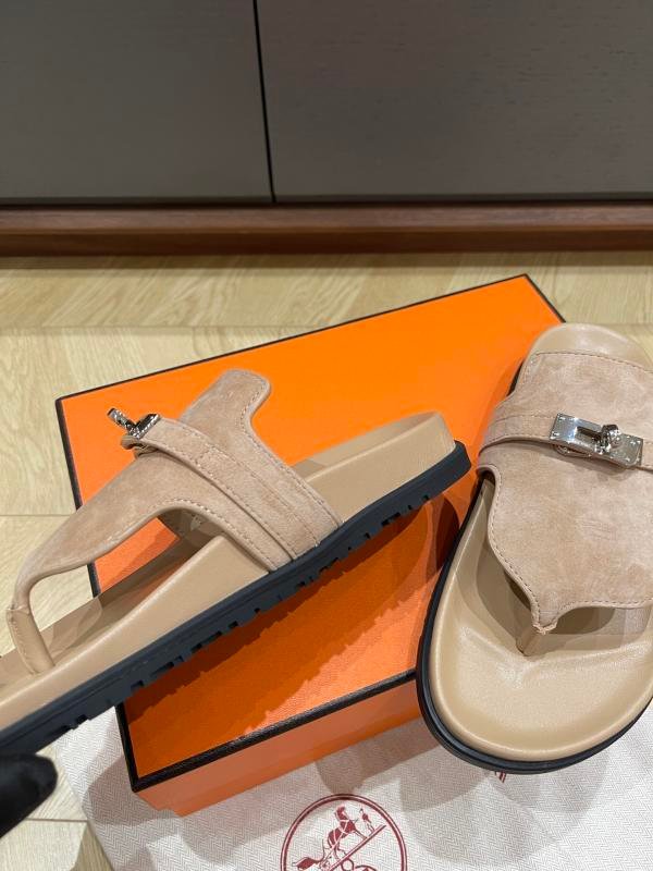 1743365783 667 Hermes 2025 Spring and summer new color Kelly toe