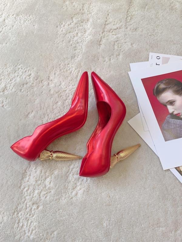 1743380790 532 Cl Lu Platin Silk Crystal Lipstick High Heel Red Single