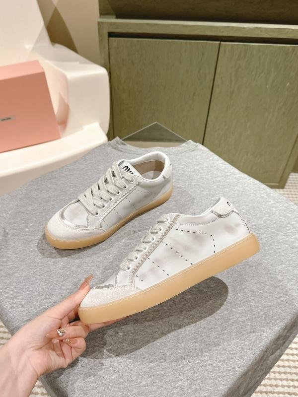 The new American retro shoes from Miuiu Miu Miu