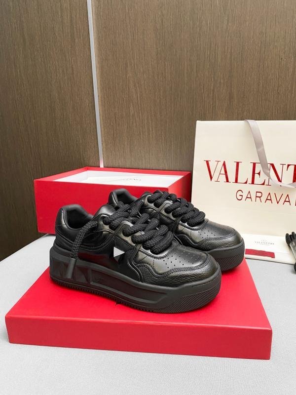 1743436244 578 Valentino 2023 new relaxed shoes same style for couples