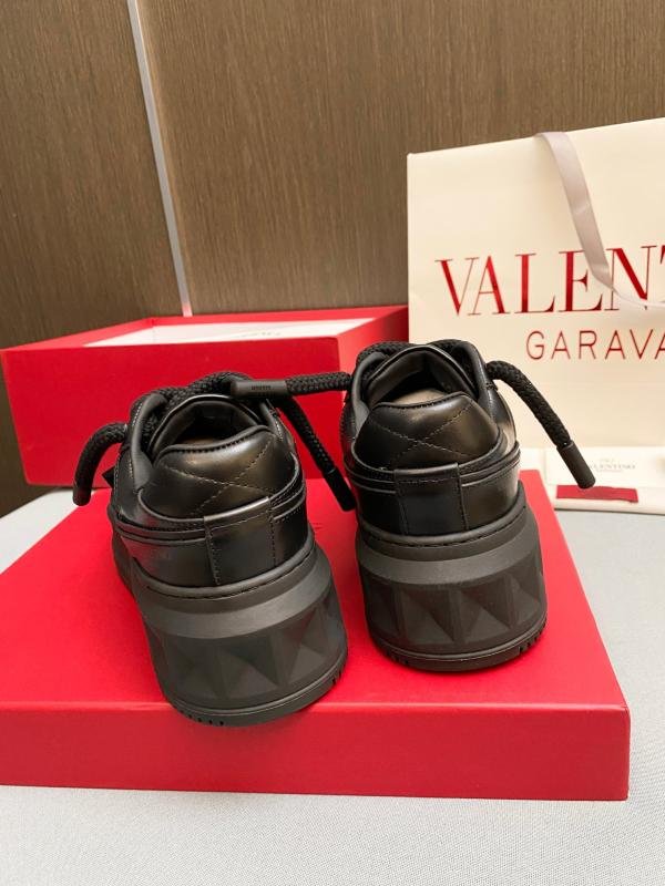 1743436245 960 Valentino 2023 new relaxed shoes same style for couples