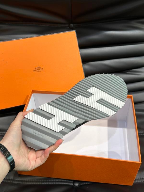 1743451374 123 Hermes bouncing relaxed sports shoes for men
