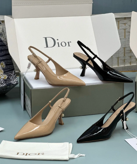 DIOR cat heel elegant minimalist style pointed toe empty sandals